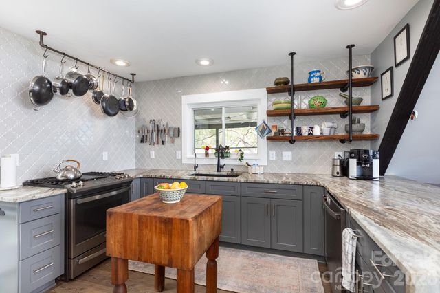 211 Fannie Creek Lane, Sneads Ferry, NC 28460
