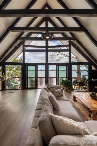 211 Fannie Creek Lane, Sneads Ferry, NC 28460