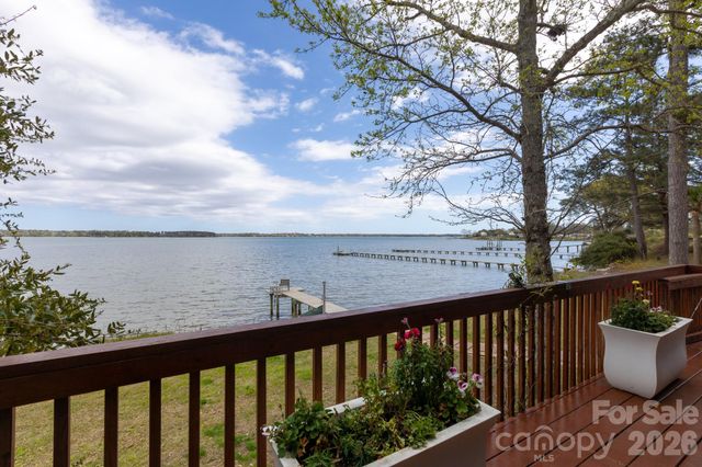 211 Fannie Creek Lane, Sneads Ferry, NC 28460