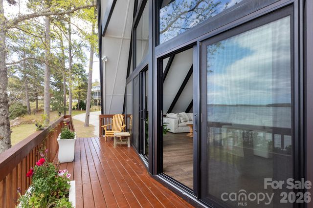 211 Fannie Creek Lane, Sneads Ferry, NC 28460