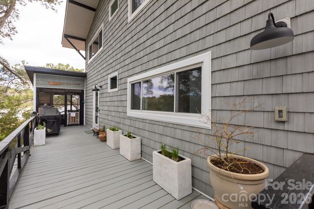 211 Fannie Creek Lane, Sneads Ferry, NC 28460