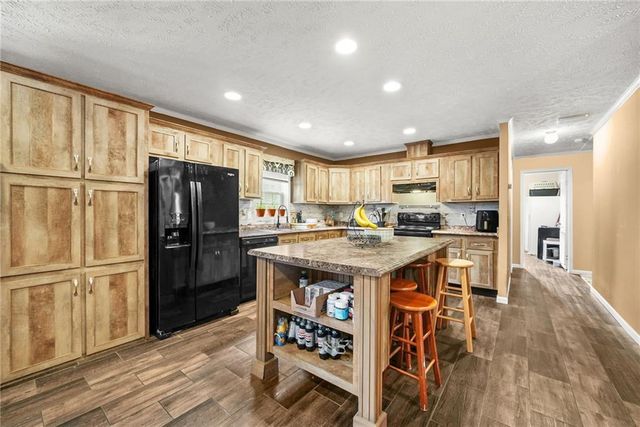 152 Duck Pond Road, Roopville, GA 30170