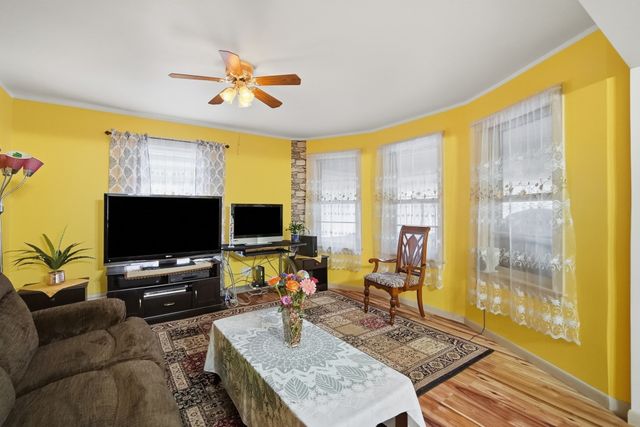 96 Stewart St, Chicopee, MA 01020