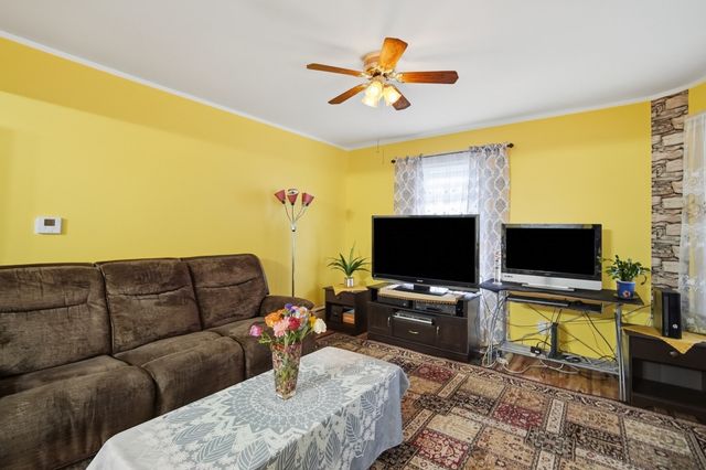 96 Stewart St, Chicopee, MA 01020