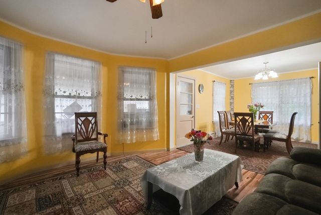 96 Stewart St, Chicopee, MA 01020