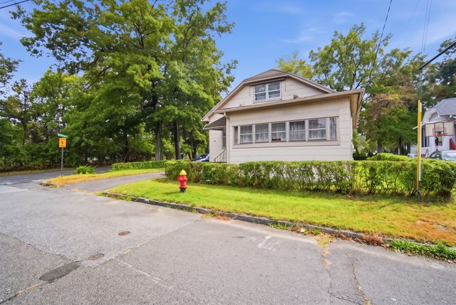 96 Stewart St, Chicopee, MA 01020
