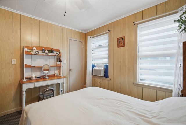96 Stewart St, Chicopee, MA 01020