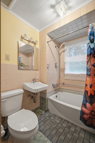 96 Stewart St, Chicopee, MA 01020