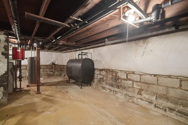 96 Stewart St, Chicopee, MA 01020