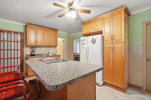 96 Stewart St, Chicopee, MA 01020