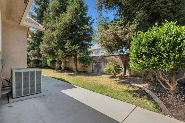 2424 Thaddeous Dr, Escalon, CA 95320