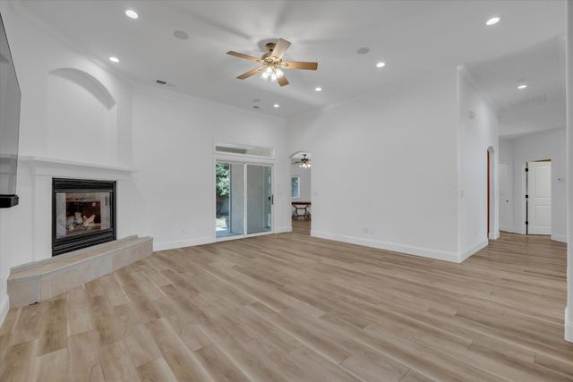2424 Thaddeous Dr, Escalon, CA 95320