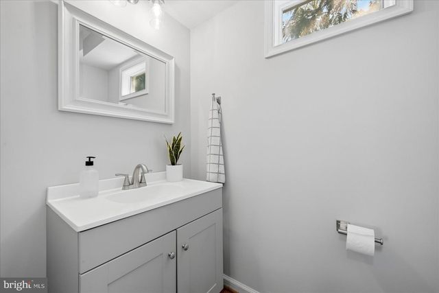 1719 EVARTS ST NE, Washington, DC 20018