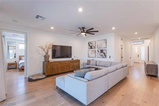 4228 Orchard Run Avenue, Las Vegas, NV 89141