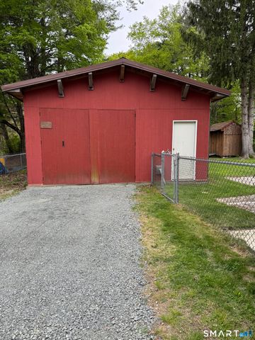 24 Park Street, Stafford, CT 06076