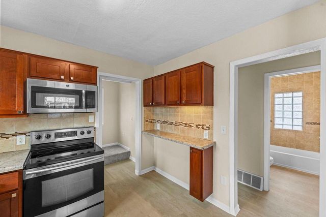 2155 S 89th STREET, West Allis, WI 53227