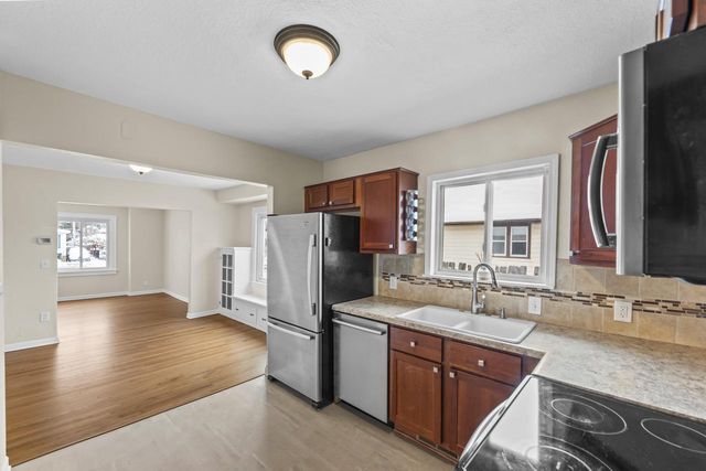 2155 S 89th STREET, West Allis, WI 53227