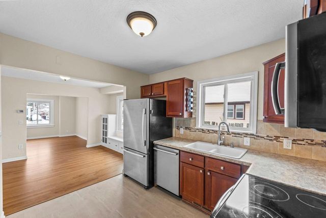 2155 S 89th STREET, West Allis, WI 53227