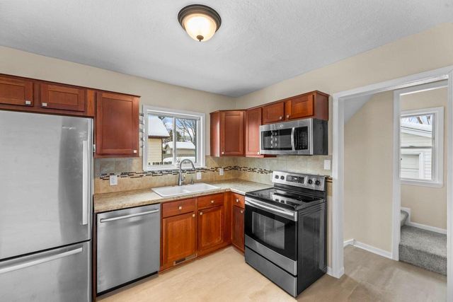 2155 S 89th STREET, West Allis, WI 53227