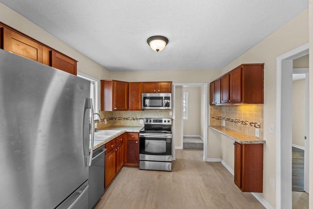 2155 S 89th STREET, West Allis, WI 53227