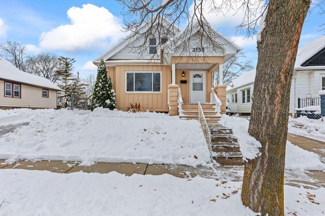 2155 S 89th STREET, West Allis, WI 53227