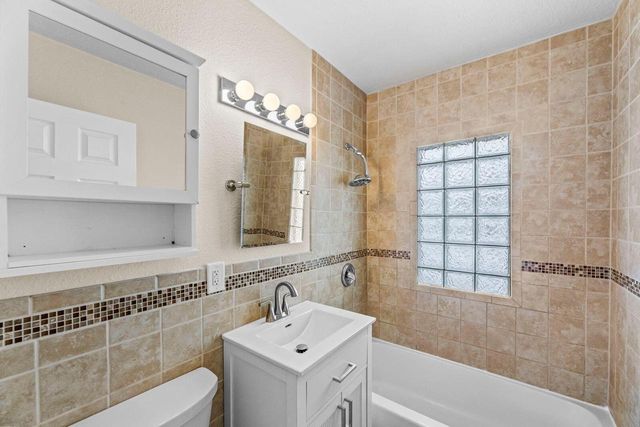 2155 S 89th STREET, West Allis, WI 53227