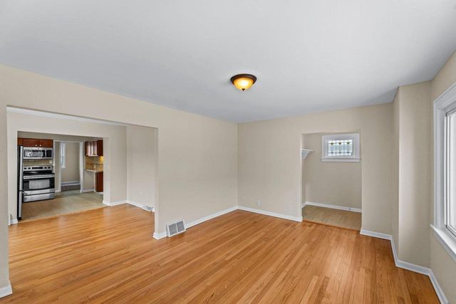 2155 S 89th STREET, West Allis, WI 53227