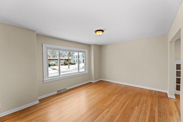 2155 S 89th STREET, West Allis, WI 53227