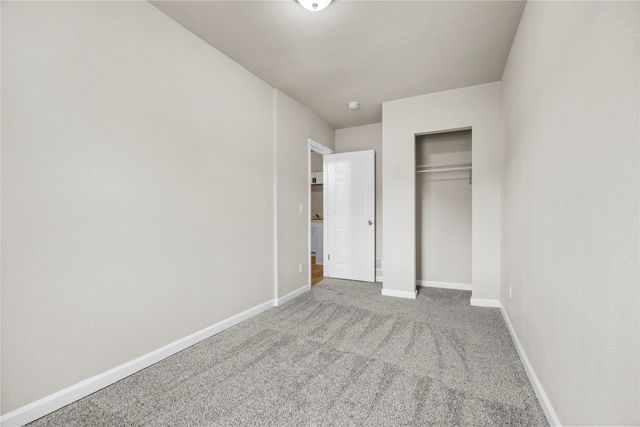2925 E 37th Street, Des Moines, IA 50317