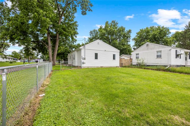 2925 E 37th Street, Des Moines, IA 50317