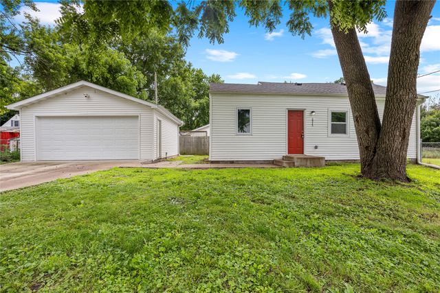 2925 E 37th Street, Des Moines, IA 50317