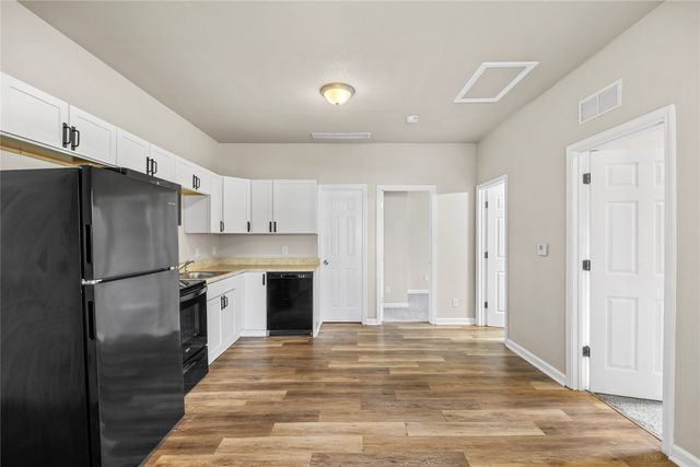 2925 E 37th Street, Des Moines, IA 50317