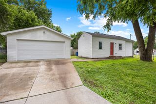 2925 E 37th Street, Des Moines, IA 50317