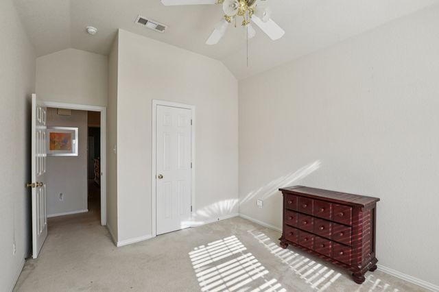 530 Queens Way, Grand Prairie, TX 75052