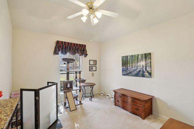 530 Queens Way, Grand Prairie, TX 75052