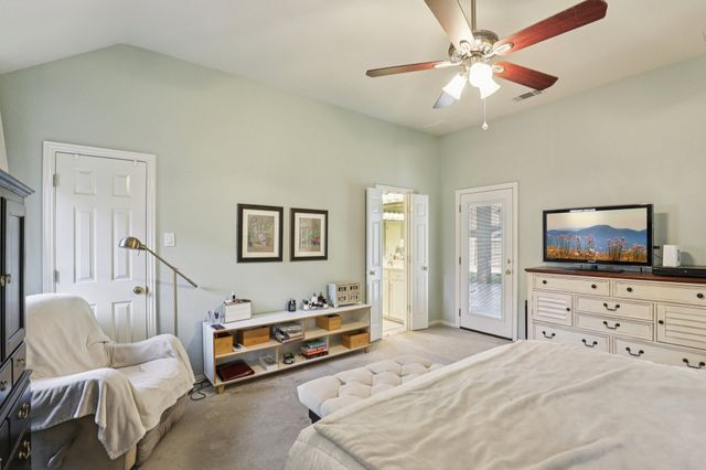 530 Queens Way, Grand Prairie, TX 75052