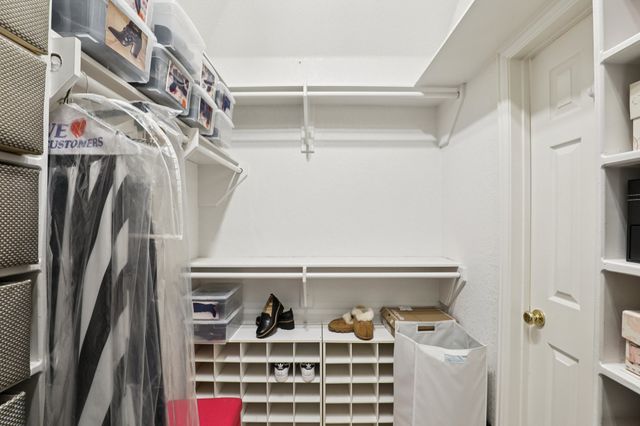 530 Queens Way, Grand Prairie, TX 75052