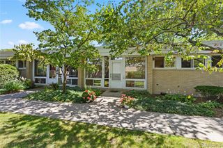 1512 Chateaufort Place, Detroit, MI 48207