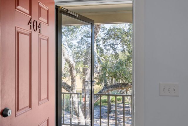 404 Saint Charles Court Court, Charleston, SC 29407