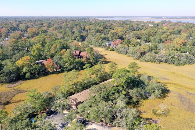 404 Saint Charles Court Court, Charleston, SC 29407