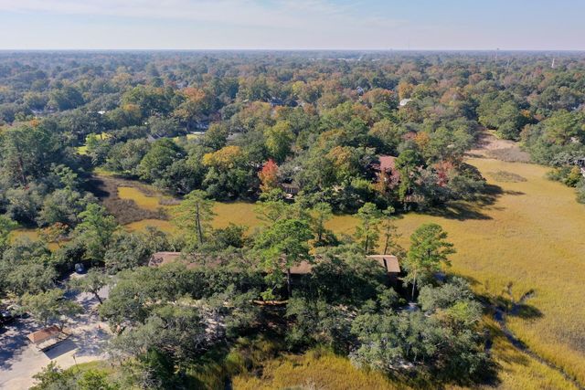 404 Saint Charles Court Court, Charleston, SC 29407