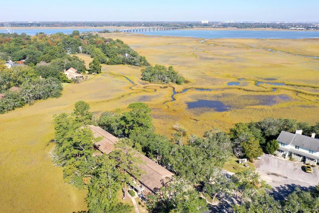 404 Saint Charles Court Court, Charleston, SC 29407