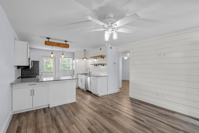 404 Saint Charles Court Court, Charleston, SC 29407