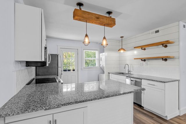 404 Saint Charles Court Court, Charleston, SC 29407