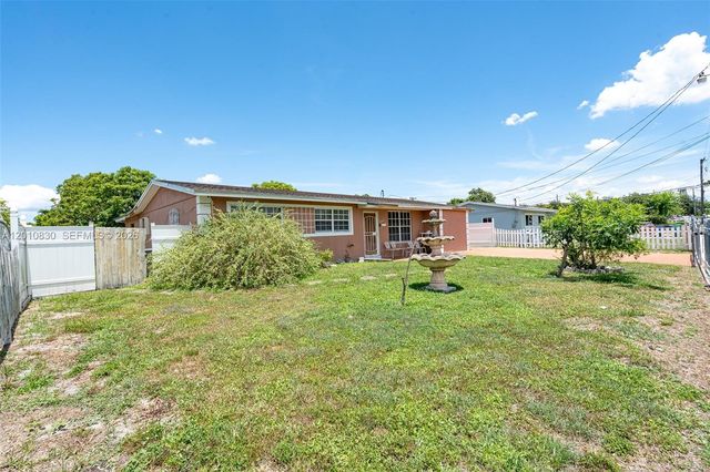 18010 NW 48th Ct, Miami Gardens, FL 33055