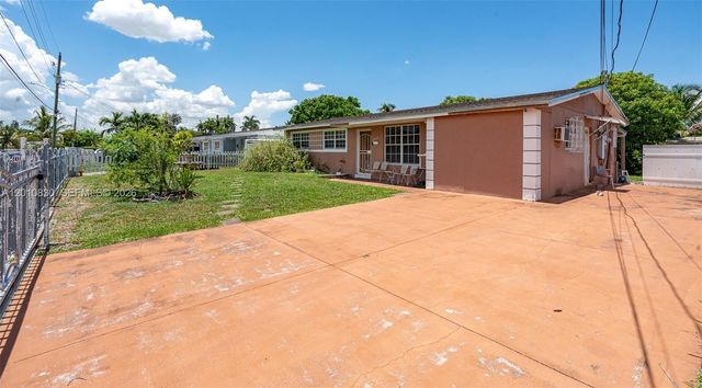 18010 NW 48th Ct, Miami Gardens, FL 33055