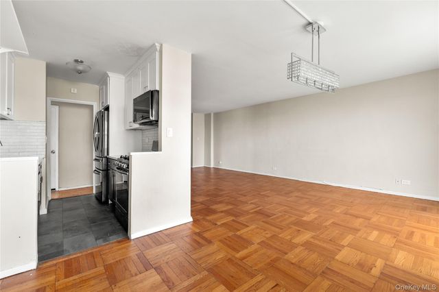 102-10 66 Road 8D, Forest Hills, NY 11375