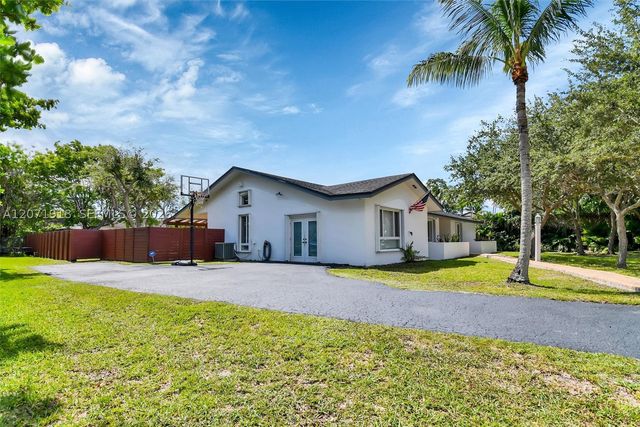 13241 SW 104th Ave, Miami, FL 33176
