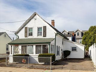 1256 Sea Street, Quincy, MA 02169