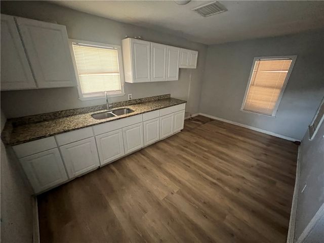 4031 W Vanderbilt Dr, Corpus Christi, TX 78415